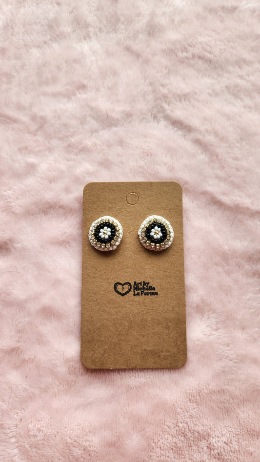 Mini Daisy Stud Beaded Earrings